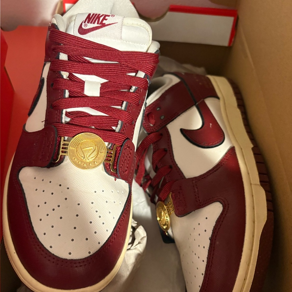 Nike Dunk Low SE in Red and Black